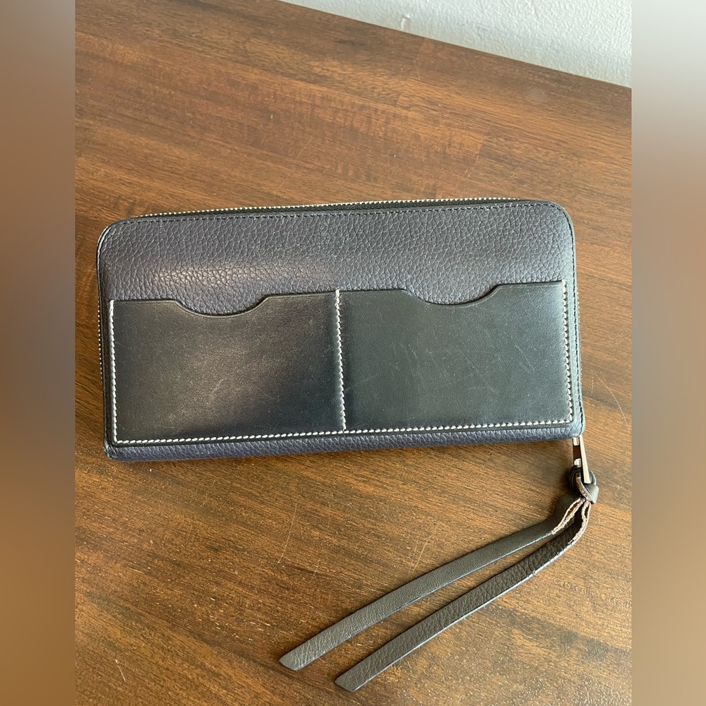 !!Rare - Very Good Condition!! Loewe Anagram Long Zip Wallet in Navy and Black